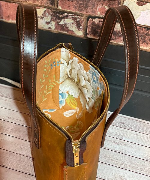 Distressed-light-tan-leather-zip-top-handbag-ladies-bucket-bag 9